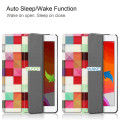 Pikkukuva 3 / 8: Apple iPad 10.2 Pattern PU kolminkertainen tablettikotelo - värikkäät neliöt Multicolor
