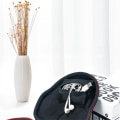 Pikkukuva 7 / 11: För AirPods Max Stötsäker Väska Vattentät förvaring för headset Black
