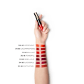 Miniatyrbillede 3 af 5: L'Oréal Paris - Lakeret flydende læbeblæk - Brilliant Signature - Shade: Be Powerful (312) - 6,4 ml Rød