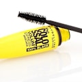 Pikkukuva 3 / 4: Ripsiväri - Maybelline - The Colossal Go - 100% musta - Colossal Volume - Kollageeni 100 % svart
