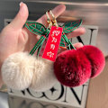 Miniatyrbillede 3 af 7: Cherry Pom Pom Ball Pendant Nøglering Nøglering Biltaske Pung nøgle Red
