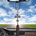 Pikkukuva 2 / 7: Auton riipus Cross Jesus auton riippukoristeen taustapeili H