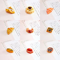 Miniatyrbillede 3 af 5: 3 STK Dukkehus Miniature Kunstig Fake Cake brødkiks Ki 5(Croissant C)