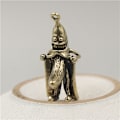 Miniatyrbild 2 av 5: Retro mässing Banana Man Creative Keychain Pendant Desktop Orname