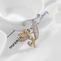 Pikkukuva 1 / 5: Crystal English Letter Rintaneula Elf Angel Lapel Pin Suit Shirt Co T
