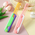 Miniatyrbilde 2 av 8: 3D Gravity Comb Liten reddik Fold Shrink Pet Comb Pendant Anti B