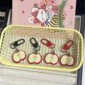 Pikkukuva 5 / 7: e Fruit Keychain Sarjakuva Avaimenperä Tyttöjen Laukku Riipus auton avain Acce Red