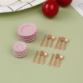 Pikkukuva 4 / 5: 1:12 Nukkekodin miniatyyripöytä, haarukka set A2