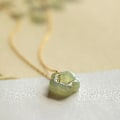 Pikkukuva 1 / 8: Vintage jäljitelmä Hetian Jade kaulakoru Flower Pendant Hollow Cl A1