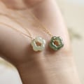 Pikkukuva 4 / 8: Vintage jäljitelmä Hetian Jade kaulakoru Flower Pendant Hollow Cl A2