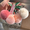 Miniatyrbillede 4 af 7: Cherry Pom Pom Ball Pendant Nøglering Nøglering Biltaske Pung nøgle White