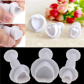 Miniatyrbilde 3 av 8: 3 Stk/sett DIY Bakeform Hjerteform Kake Sjokolade Sukker Deco
