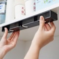 Miniatyrbild 1 av 8: Vinglasställ under hylla