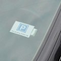 Pikkukuva 4 / 5: 5 kpl auton pysäköintilippuklipsi tarra tuulilasin lipputeline korttipidike laskun järjestäjä auton sisätilatarvikkeet