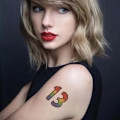Pikkukuva 2 / 3: Taylor//13 Hands/13/Tilapäiset Tatuoinnit, Swifties Lahjat Juhlatarvikkeet