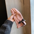 Miniatyrbillede 5 af 5: 1 par vinterhandsker til kvinder - Touchscreen-handsker - Vindtætte varme handsker - Vintergave - Pink 19x8x23cm