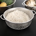 Miniatyrbillede 1 af 5: Risdræner i rustfrit stål med mini huller, giver dig mulighed for at filtrere spaghetti, ris, grøntsager og frugter - C 22,5 cm