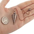 Miniatyrbillede 3 af 4: Bronze Metal Kobber Spirituel Punkt Pendul Til Divination Healing Dowsing Wicca Afbalancering Spids Kegle Vedhæng Pendul Copper