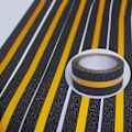 Pikkukuva 2 / 4: Emery Safety Tapes Valonauha Musta & Keltainen Itsekiinnittyvä Varoitusteippi 5*8cm