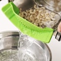 Miniatyrbillede 3 af 4: Silikone Clip-on Dørslag Sæt med 2, Universal Størrelse, Fødevaregodkendt Materiale, Varmebestandig, Grøn