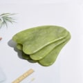 Pikkukuva 9 / 10: 2 kpl Jade Gua Sha -levyä GuaSha -kaavintahierontaväline kasvoille