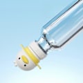 Miniatyrbilde 5 av 5: Silikon Vannflaske Adapter Tut Topplokk for Småbarn og Barn Erstatning Sikker Vannflaske Toppdeksel Gul med stropp Yellow with strap