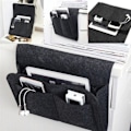 Miniatyrbillede 4 af 5: Sengetaske, Tæppe Seng Caddy Organizer til Hængende Sengeskabstaske Sofa Seng Tykt Tæppe med Kabelhul Ikke-Skridsikker til Bog, Magasiner, iPad