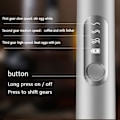 Miniatyrbilde 3 av 5: Melkeskummer Håndholdt Elektrisk Visp Piskemaskin Bærbar Drikkemixer Rustfritt Stål Melkeskummer For Kaffe, Frappe, Matcha, Varmt Sjokolade (Hvit)
