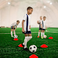 Pikkukuva 4 / 5: Jalkapallokiekot, 12 kpl Jalkapalloharjoituskartioita lapsille, Rugby, Jääkiekko, Koripallo Ketteryysharjoittelu, Monilajikartiot, Jalkapallokartiot Harjoittelusetti