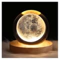 Pieni kristallipallo puisella valaistusalustalla, 3D-lasipallo LED-valolla Moon