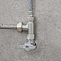 Miniatyrbillede 2 af 5: 3-vejs 3/8\" og 1/2\" 3-vejs Adapter T-stykke Rustfrit Stål 3/8\" Vandledning T-fitting Børstet Nikkel-Yvan
