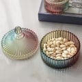 Miniatyrbillede 3 af 5: Farverig glas slik skål med låg teltformet krystal slik krukke apoteker krukke bryllup slik buffet krukke mad krukke kiks beholdere dekorative