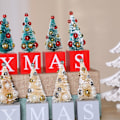 Miniatyrbilde 5 av 5: Bordsovenir Juletrær Kunstig Juletrær med XMAS Trebase for Hjem Kontor Butikker Skrivebord Dekorasjon[HK]