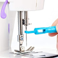 Miniatyrbild 6 av 7: Sömnadsmaskinsnålsträdare 2 stycken Sömnadsmaskinsnålsträdare Automatisk nålsträdare Snabb sömnadsträdare Nålsträdare Verktyg