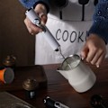 Miniatyrbillede 5 af 5: Mælkeskummer Håndholdt Elektrisk Piskemaskine Bærbar Drikkeblander Rustfrit Stål Mælkeskummer Til Kaffe, Frappe, Matcha, Varmt Chokolade (Hvid)