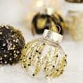 Pikkukuva 3 / 4: 6 cm joulukuusen koristeet, 25 kpl joulukuusen riippuva pallo Xmas T