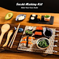 Miniatyrbild 2 av 5: Sushiset (10 delar, plus 2 bambutallrikar)