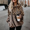 Miniatyrbillede 1 af 5: Hættetrøje til kvinder Leopard Print Plys Sweatshirt med lommer Snørehætte Red Khaki 4XL