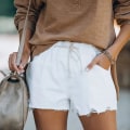 Miniatyrbillede 1 af 4: Dame Denimshorts med elastisk talje og snøre, slidte og flossede sommer shorts hotpants White L