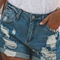 Miniatyrbillede 5 af 5: Bedst sælgende sommer shorts til kvinder med flossede kanter, afslappede rippede shorts, jeans, moderigtige denim bukser, sexede ærmeløse toppe til kvinder Grey 5 S