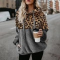 Miniatyrbillede 5 af 5: Hættetrøje til kvinder Leopard Print Plys Sweatshirt med lommer Snørehætte Red Khaki 4XL