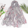 Miniatyrbilde 1 av 2: Balinesisk Trykket Skjerf Ginkgo Blad Sjal Wrap gray