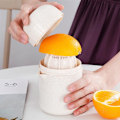 Miniatyrbillede 5 af 5: Manuel Juicer, Professionel Juicer med Beholder (Beige)