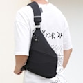 Pikkukuva 2 / 3: Ristiin menev? olkalaukku M?n Satchel Kvinnor Satchel Grey Right chest