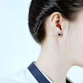 Miniatyrbillede 8 af 8: Små sølvøreringe med flad bagside Mini sol-lignende øreringe Diameter 12 mm Hypoallergenisk unisex øreringesæt [HONGDE]