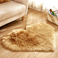 Miniatyrbild 1 av 4: Plush Faux Fur Julgranställsöverdrag Julgranstäcke Hjärtformat