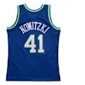 Pikkukuva 2 / 2: T-paita - Mitchell & Ness - D Mavericks D Nowitzki - Sininen - Urheiluvaatteet - Koko L Azul - Asmodee - Brädspel - Brädspel M