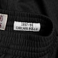 Miniatyrbillede 3 af 3: Kort NBA Chicago Bulls 1997-98 Mitchell & Ness Swingman Sort til Mænd Flerfärgad M