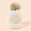 Miniatyrbillede 9 af 9: Uldstrikket hue til kvinder, koreansk stil, efterår og vinter, varm, fluffy pomponhue, fortykket, alsidig, ansigtsformende rejsehue Black Average size