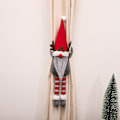 Pikkukuva 1 / 11: Joulukoriste Verhonpidike Hyvää Joulua Koristeet Kotiin Koristeet Joulupukki Jouluverho Noel Kodin Sisustus hu zi